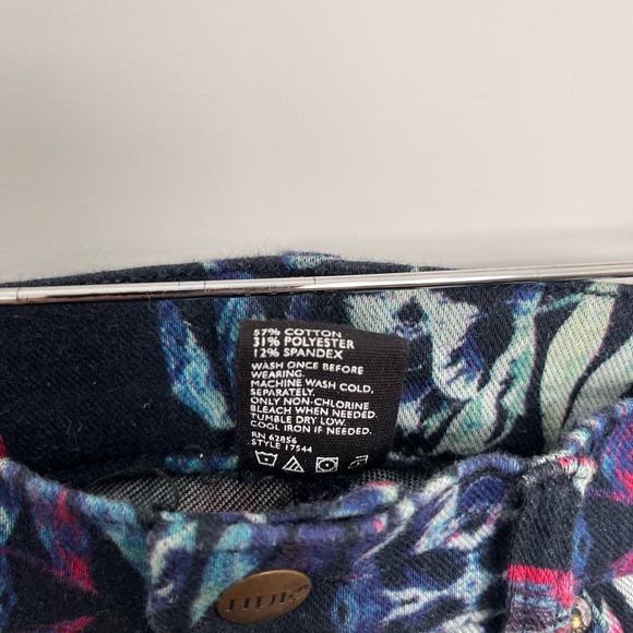 Hue Peony Jeggings with functioning back pockets Small - Picture 3 of 4